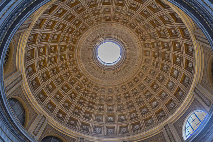 62 - Museo Vaticano - Sala Rotonda.jpg